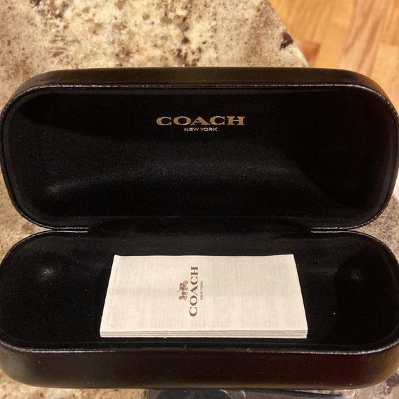 NWT COACH HC8247 CATEYE WOMEN’S SUNGLASSES WITH CASE AND CLEAN CLOTH - Picture 3 of 11